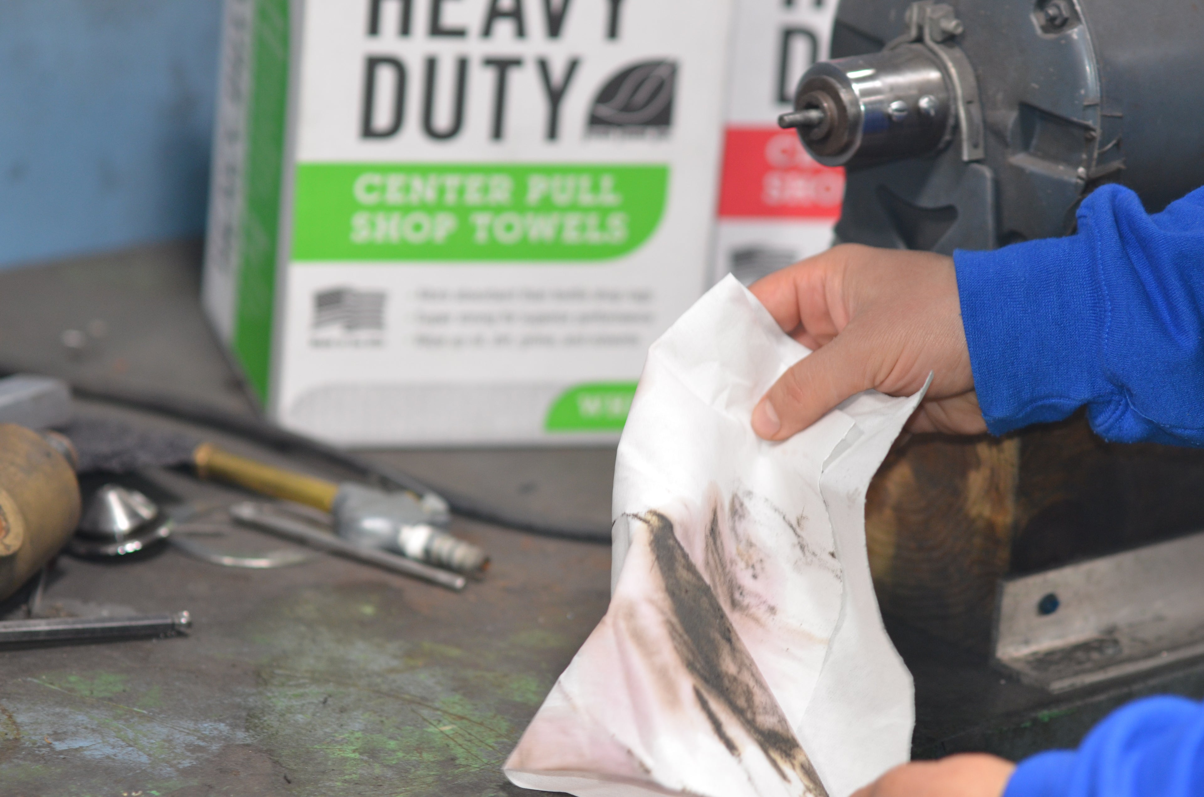 Heavy Duty Shop Towels Center Pull - MAX STRENGTH - 160 Sheets - 9 x 12 inches